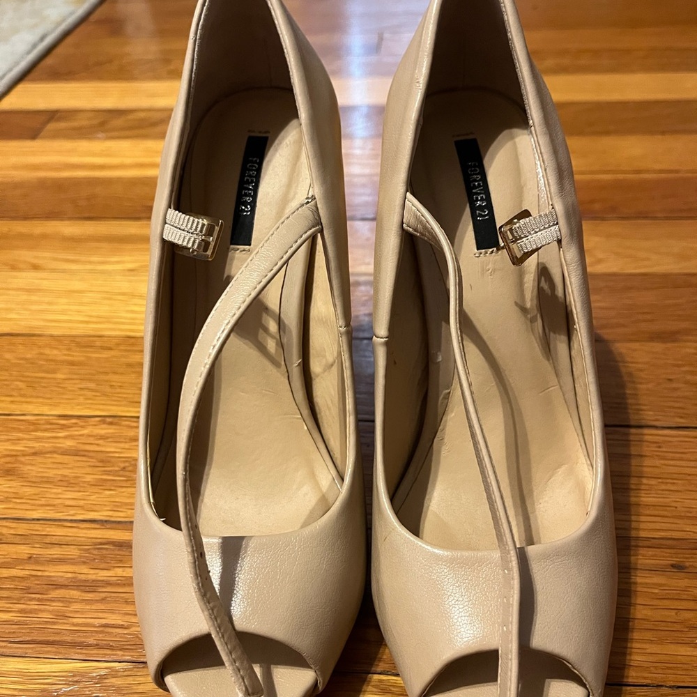 Forever 21 Women's Tan Peep Toe Heels